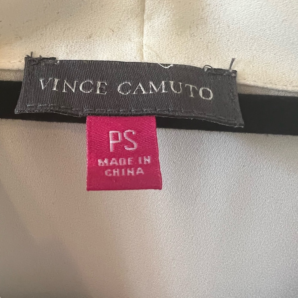 Vince Camuto V Neck Blouse - Petite - Picture 4 of 6
